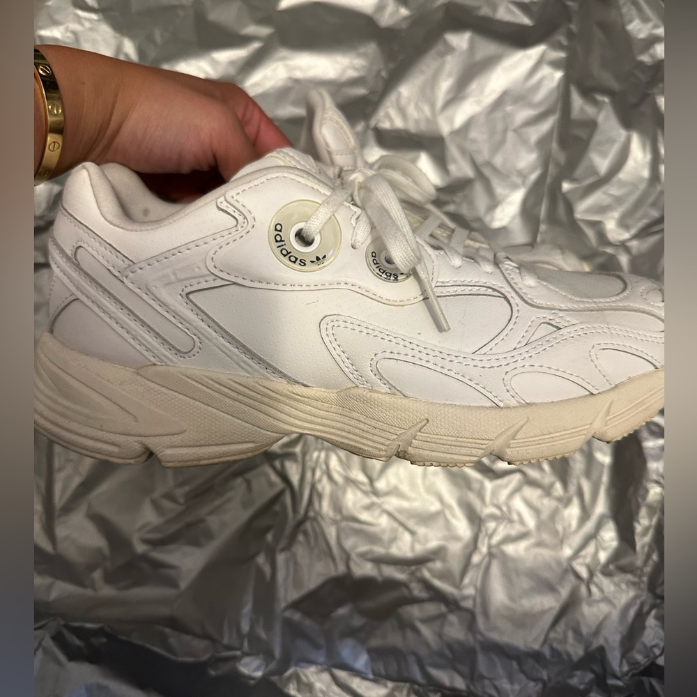 Adidas White sneaker